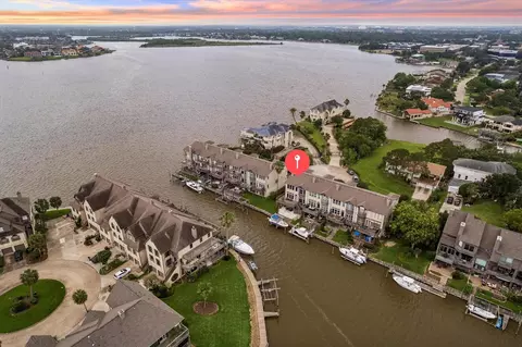 18507 Sandy Cv, Nassau Bay, TX 77058