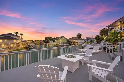 12808 Camino Famoso Rd, Galveston, TX 77554
