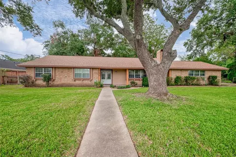 3636 Cadena Dr, Pasadena, TX 77504 photo 1