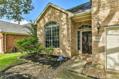 1122 Sussex Trl, Pearland, TX 77584