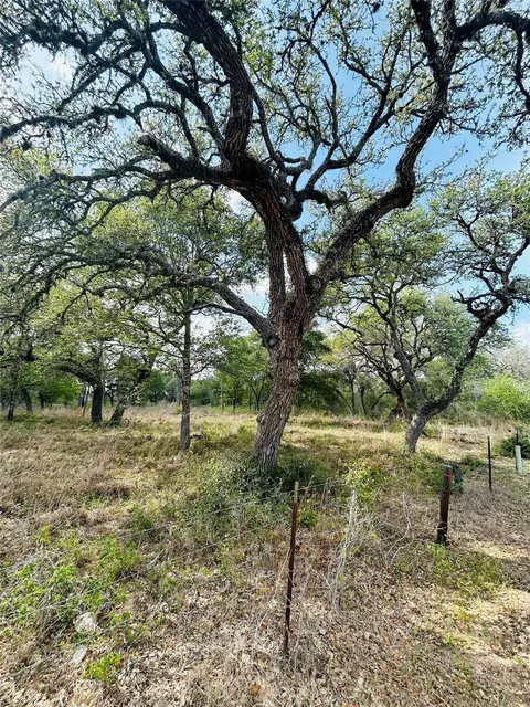 1390 County Road 106, Columbus, TX 78934
