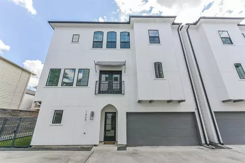 1039 W 24th St, Houston, TX 77008