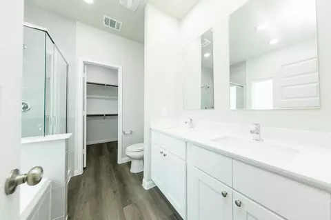 Bath - 14019 Mount Hunter Dr, Willis, TX 77318 photo 1 of 4