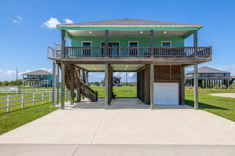 4305 Bolivar Cir, Port Bolivar, TX 77650