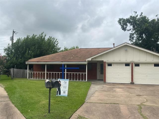 2324 14th Ave N, Texas City, TX 77590
