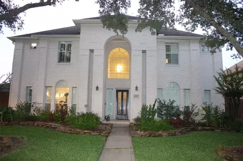 1901 Edgewater Dr, Friendswood, TX 77546