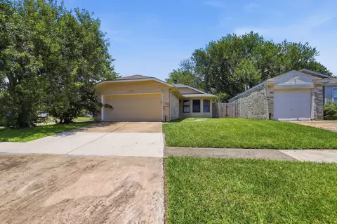 16226 Alden Ridge Dr, Houston, TX 77053