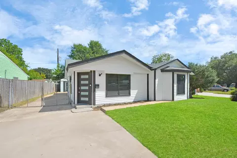 4841 Clover St, Houston, TX 77033