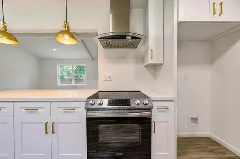 Kitchen - 5411 Logston Ln, Spring, TX 77389 photo 4 of 7