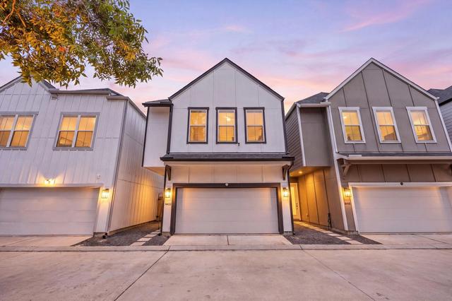 8422 Berry Green Ln, Houston, TX 77022