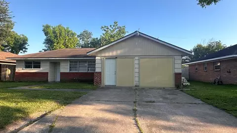 3520 Tanglebriar Dr, Pasadena, TX 77503 photo 1