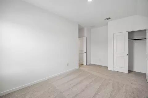 Bedroom - 322 Ruby Ford Dr, Cove, TX 77523 photo 8 of 10