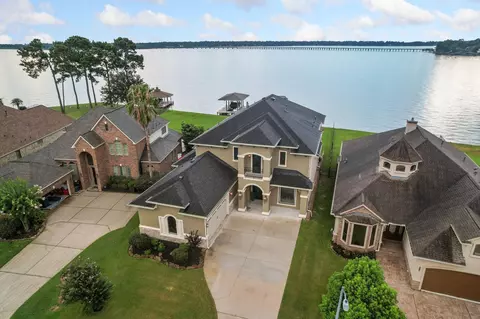 8834 Cross Country Dr, Humble, TX 77346