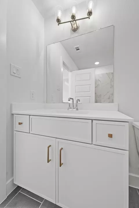 Bath - 15703 Juliet Ct, Conroe, TX 77302 photo 4 of 4