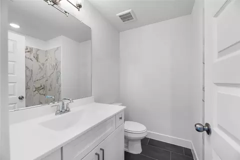 Bath - 15703 Juliet Ct, Conroe, TX 77302 photo 3 of 4