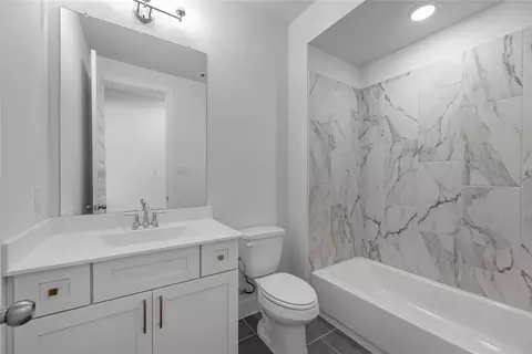Bath - 15703 Juliet Ct, Conroe, TX 77302 photo 2 of 4