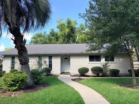 15930 Buccaneer Ln, Houston, TX 77062