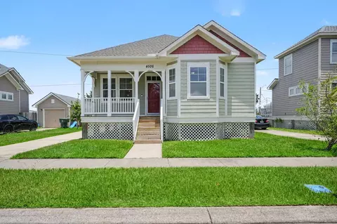 4506 N Live Oak Cir, Galveston, TX 77550