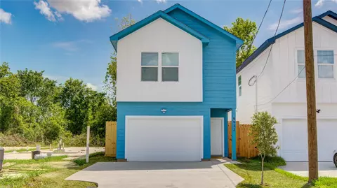 9932 Fillmore St, Houston, TX 77029