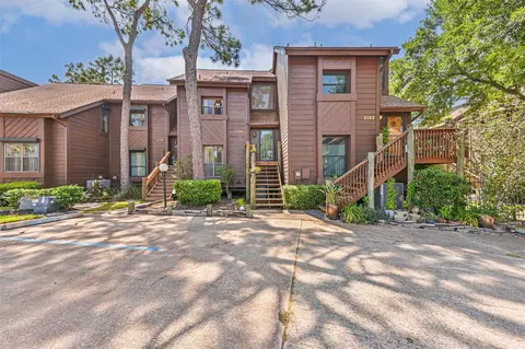 2104 Crows Nest Dr, League City, TX 77573