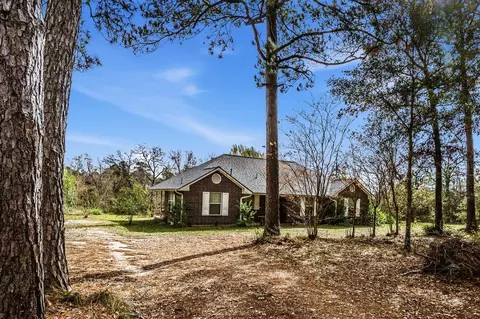 691 Bishop Rd, Huntsville, TX 77320