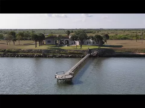 45 Jefferson Ave, Port Lavaca, TX 77979