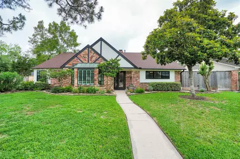 5927 Valkeith Dr, Houston, TX 77096