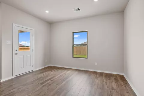 Living - 1950 Stargazer Ln, Angleton, TX 77515 photo 5 of 5