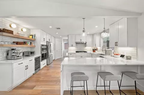 10823 Chimney Rock Rd, Houston, TX 77096