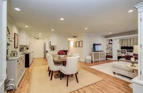 7575 Katy Fwy #113, Houston, TX 77024