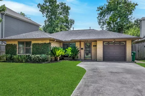 1423 Thornton Rd, Houston, TX 77018
