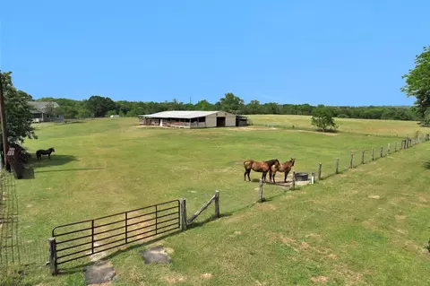 28136 Old Highway 105 W, Montgomery, TX 77316