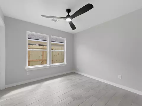 Bedroom - 413 S 12th St, Conroe, TX 77301 photo 2 of 3
