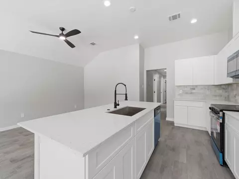 Kitchen - 413 S 12th St, Conroe, TX 77301 photo 3 of 4