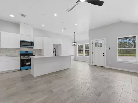 Other - 413 S 12th St, Conroe, TX 77301 photo 3 of 5