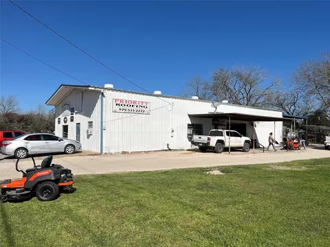 707 E Milam St, Wharton, TX 77488 photo 1