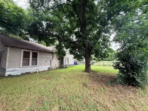 Exterior - 2922 Macarthur Dr, Waco, TX 76708 photo 5 of 7