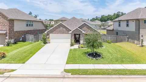 7045 Lauren Oak Dr, Conroe, TX 77304