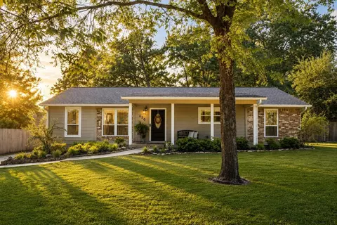 410 Shawnee Dr, Montgomery, TX 77316