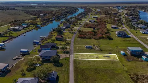 40 County Road 291, Sargent, TX 77414