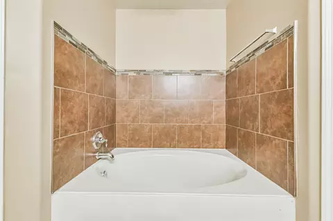 Bath - 2415 Fox River Ln, Spring, TX 77386 photo 3 of 5