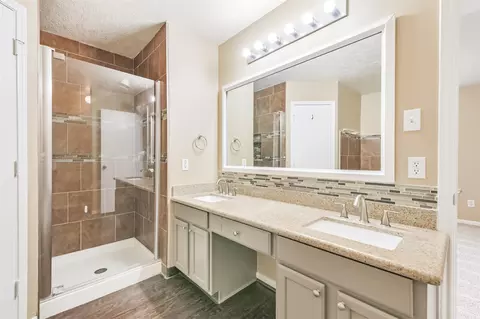 Bath - 2415 Fox River Ln, Spring, TX 77386 photo 2 of 5