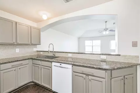 Kitchen - 2415 Fox River Ln, Spring, TX 77386 photo 4 of 4