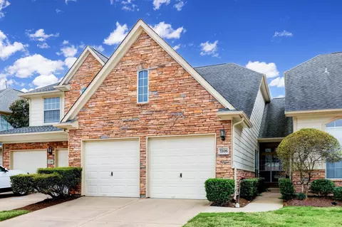 7206 Welshwood Ln, Sugar Land, TX 77479