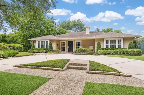 3842 Meadow Lake Ln, Houston, TX 77027