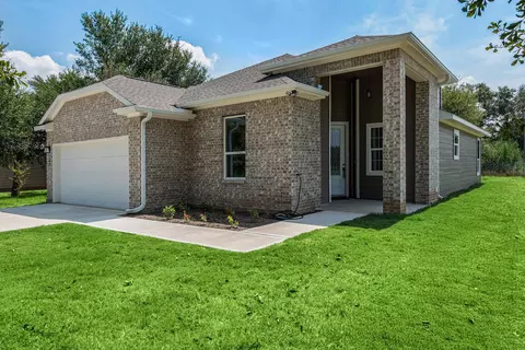 702 Azalea St, Waller, TX 77484