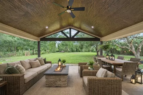 101 Ridge Rd, Manvel, TX 77578