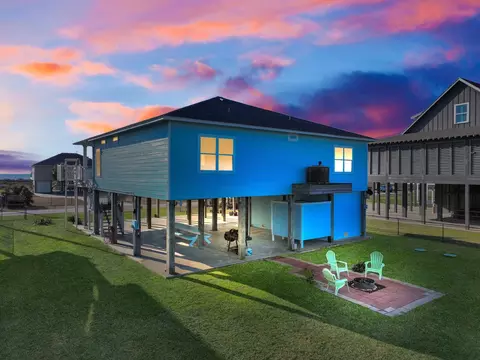 353 Atkinson St, Crystal Beach, TX 77650
