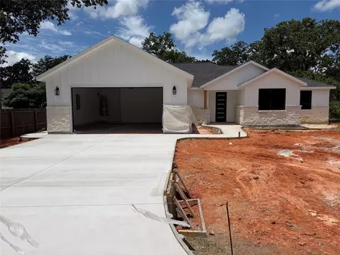 26715 Fawn Dr, Hempstead, TX 77445