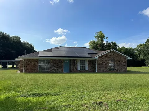 5822 4th St, Danbury, TX 77534